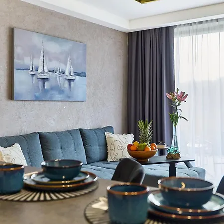 Golden Hour Apartments- Greeneri 33 아파트 *