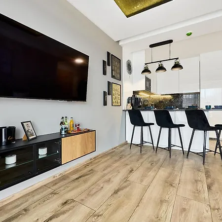 Golden Hour Apartments- Greeneri 33
