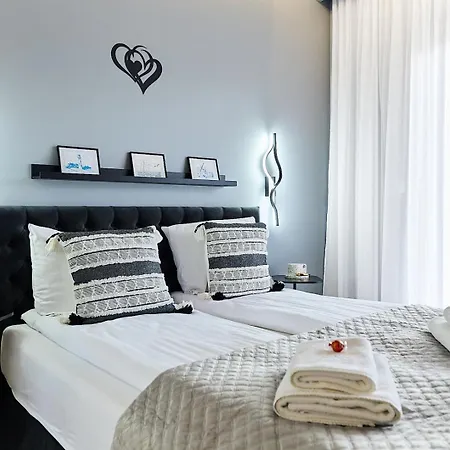 Golden Hour Apartments- Greeneri 33 *